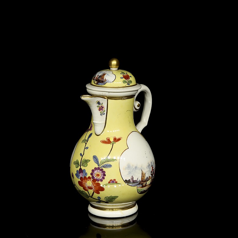 Meissen style yellow porcelain teapot, 20th century