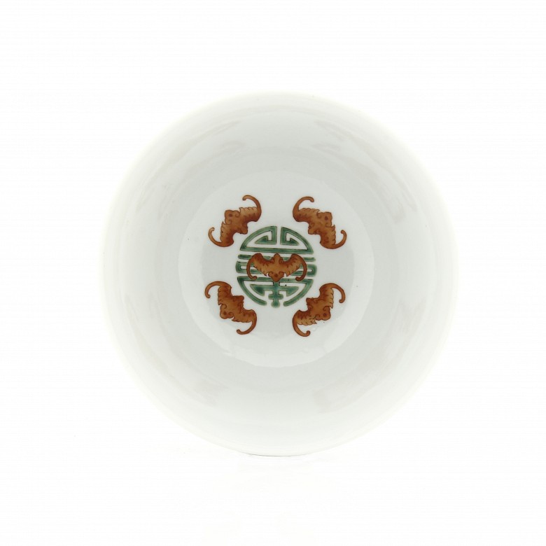 Porcelain bowl with Dragons and Bats, Kangxi seal mark.