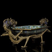 Large bronze and cloisonné “Dragons” centerpiece, Qing dynasty