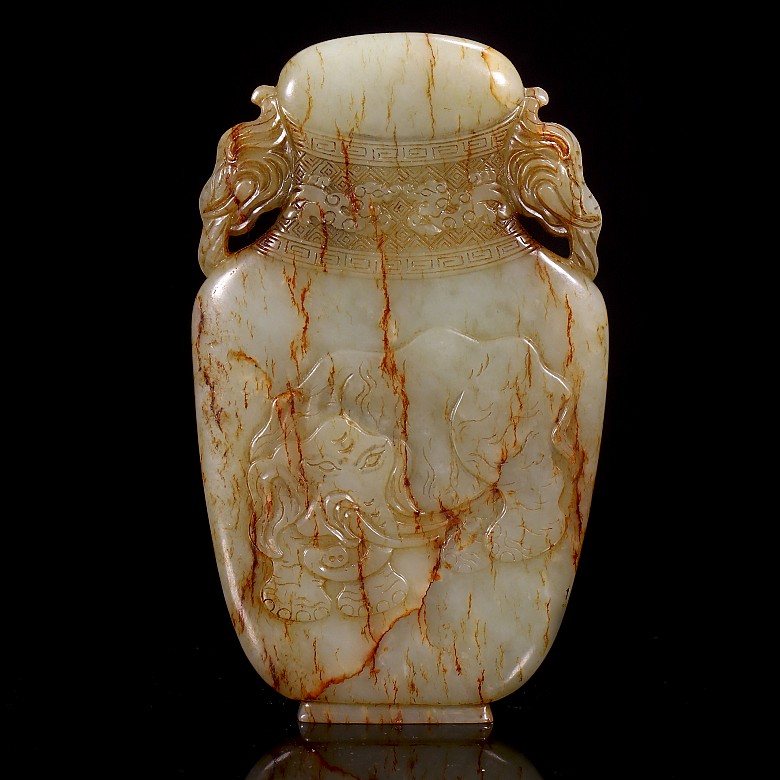 Jade plaque ‘Vase’ with wooden box, Qing dynasty