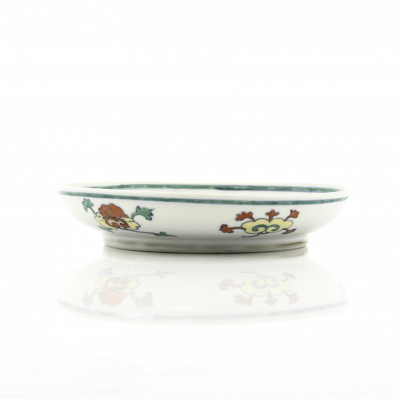 A Doucai porcelain dish with cranes.