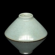 Small glazed ceramic ‘Ruyao’ bowl, Song style