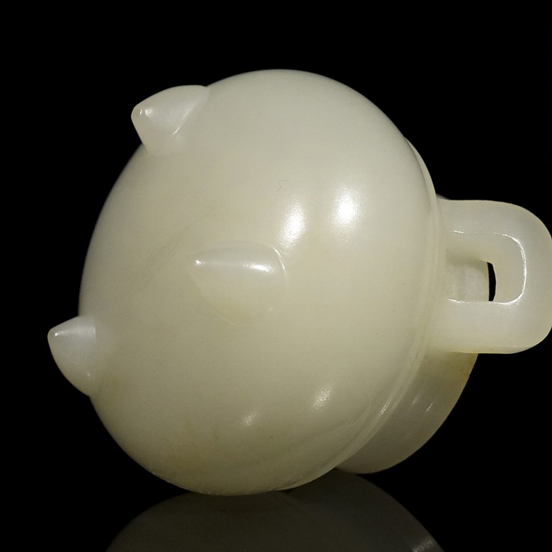 White jade censer, Qing dynasty, 19th century