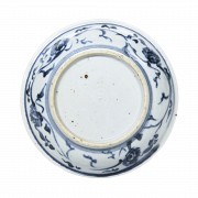 A Blue and white chinese ceramic and porcelain lot.