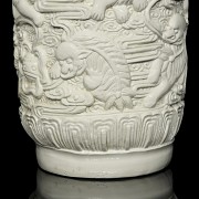 Pair of white porcelain vases, Qing dynasty