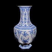 Hexagonal ‘Sanduo’ blue and white glazed vase, with Qianlong seal