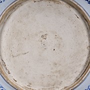 Large blue-and-white glazed ware ‘Flowers’ dish, Qing dynasty