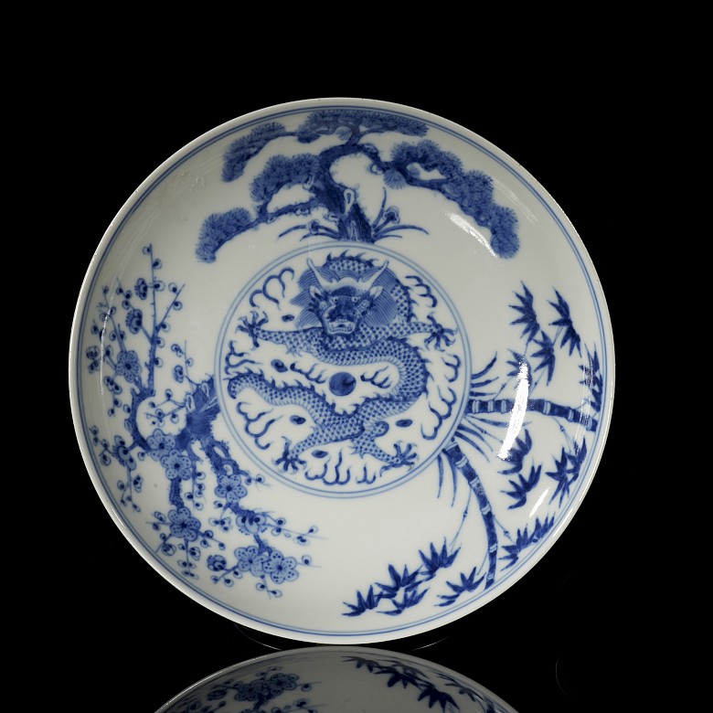 Glazed porcelain plate ‘The three friends of winter and dragon’, with Guangxu mark