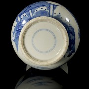 Blue-and-white porcelain vase ‘Landscape with dragon’, Qing dynasty