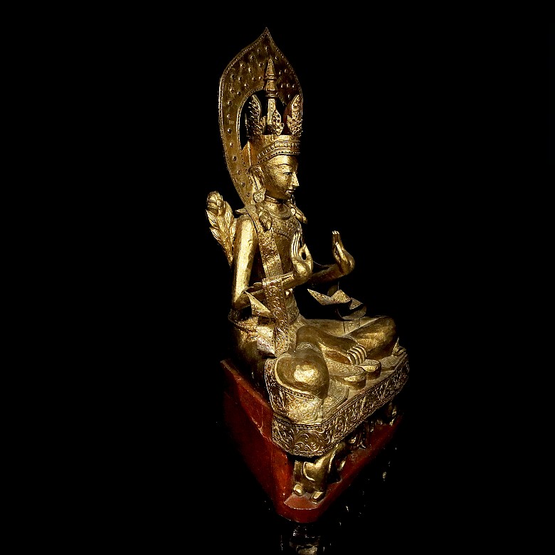 Large sculpture of Thai 