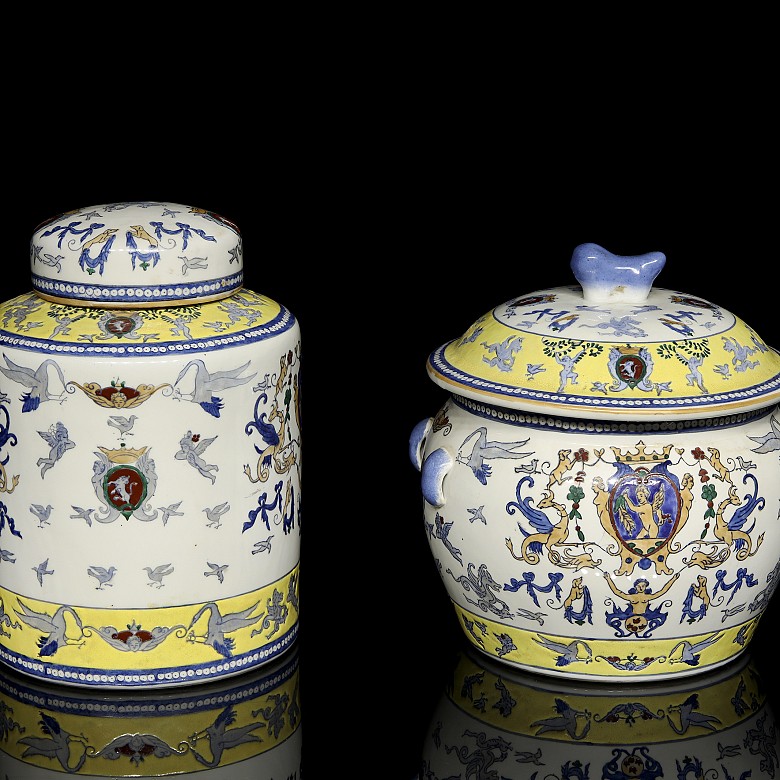 Pair of enamelled porcelain vessels, 20th century - 8