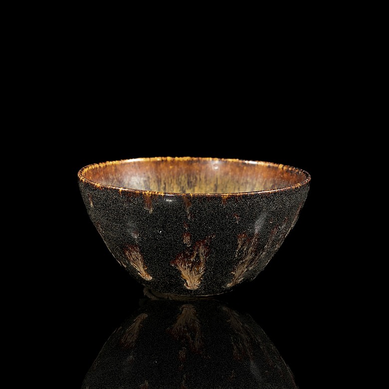 Ceramic bowl with ‘Tiger Skin’ glaze, Jizhou Kiln