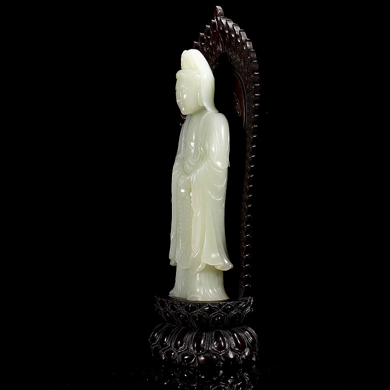 Hetian white jade guanyin, Qing dynasty