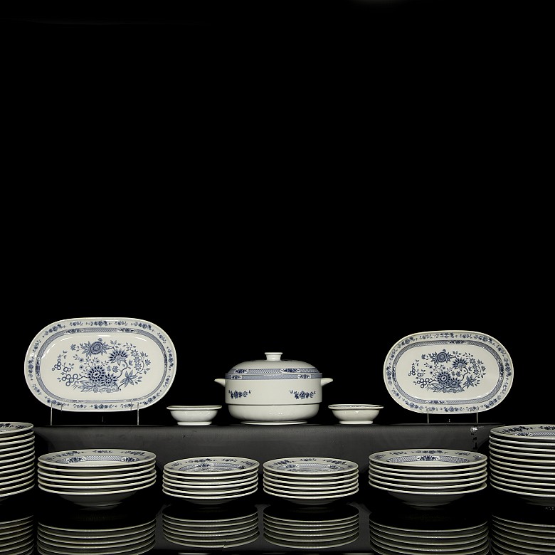 Porcelain tableware with floral decoration, 20th century