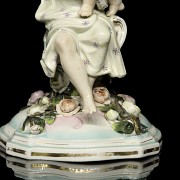 German porcelain ‘Candelabra of a woman with child’, 20th century - 7