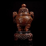 Bamboo tripod censer, Qing dynasty