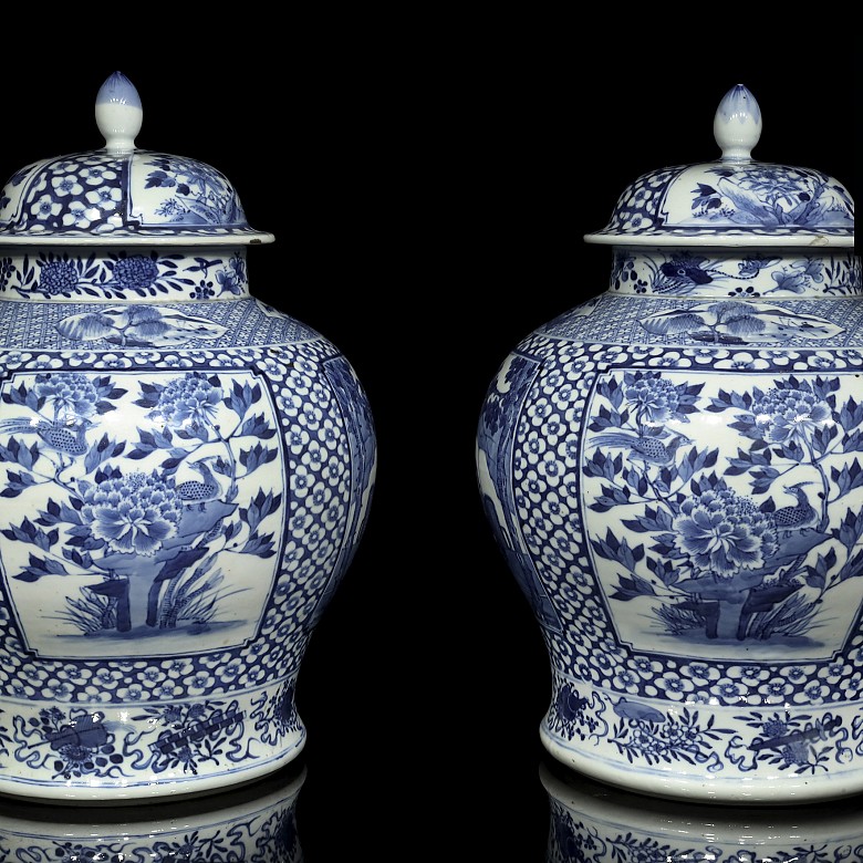 Pareja de tibores de porcelana azul y blanco, Jingdezhen, dinastía Qing