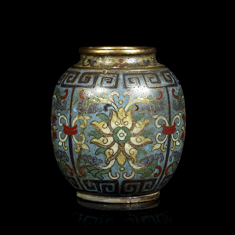 Small cloisonné enamel vessel, Qing dynasty