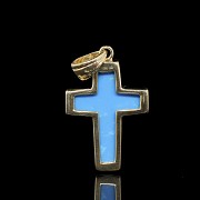 Yellow gold pendant with turquoise in the shape of a cross