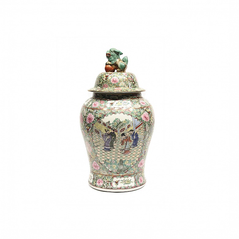 Chinese Tibor cantons 20th century, decorated floral motifs and central character medallion.