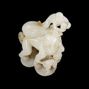 White jade figurine ‘Monkeys’, Qing dynasty