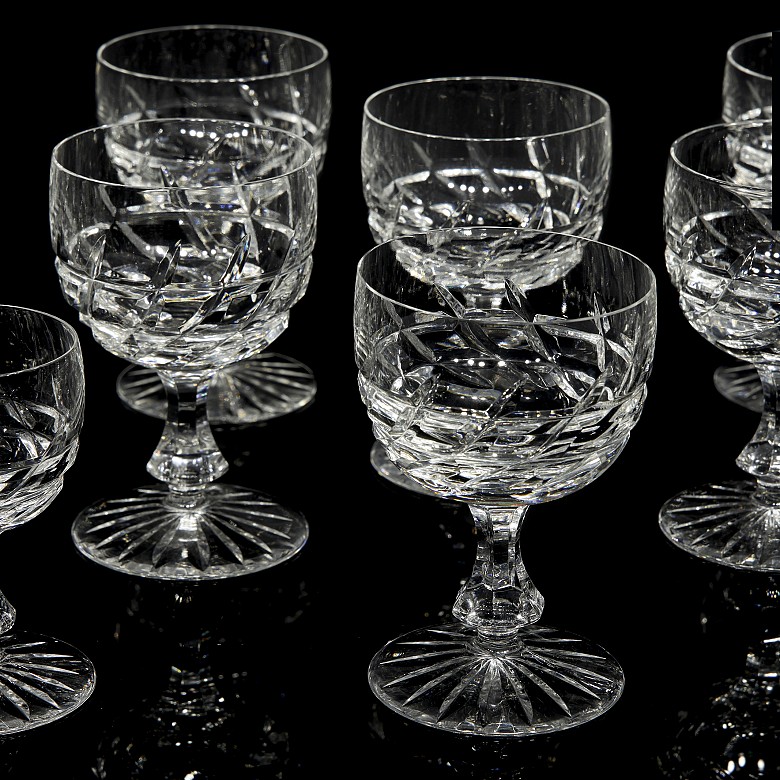 Carved glassware, 20th Century