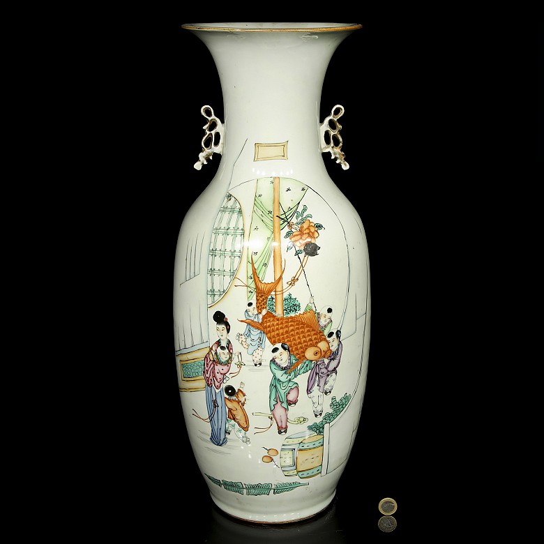 Chinese vase with palace scenes, 19th century