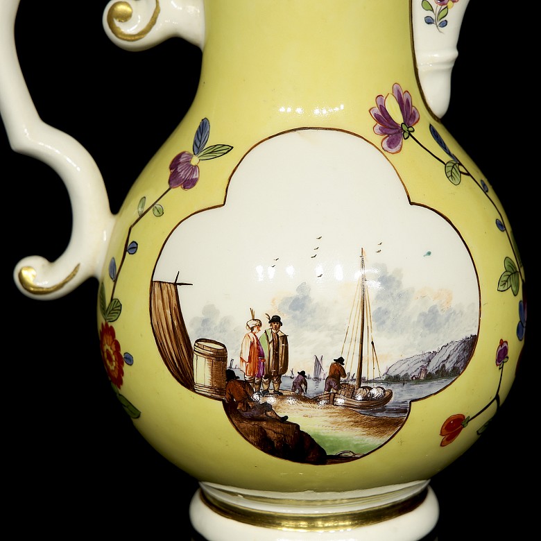 Meissen style yellow porcelain teapot, 20th century