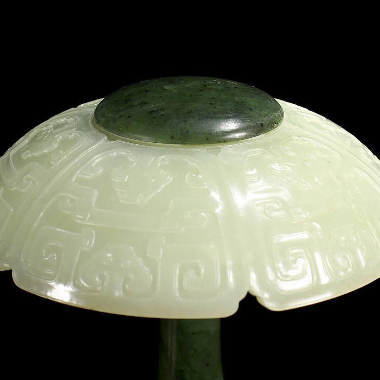 Spinach-green and white jade hat-holder, Qing dynasty