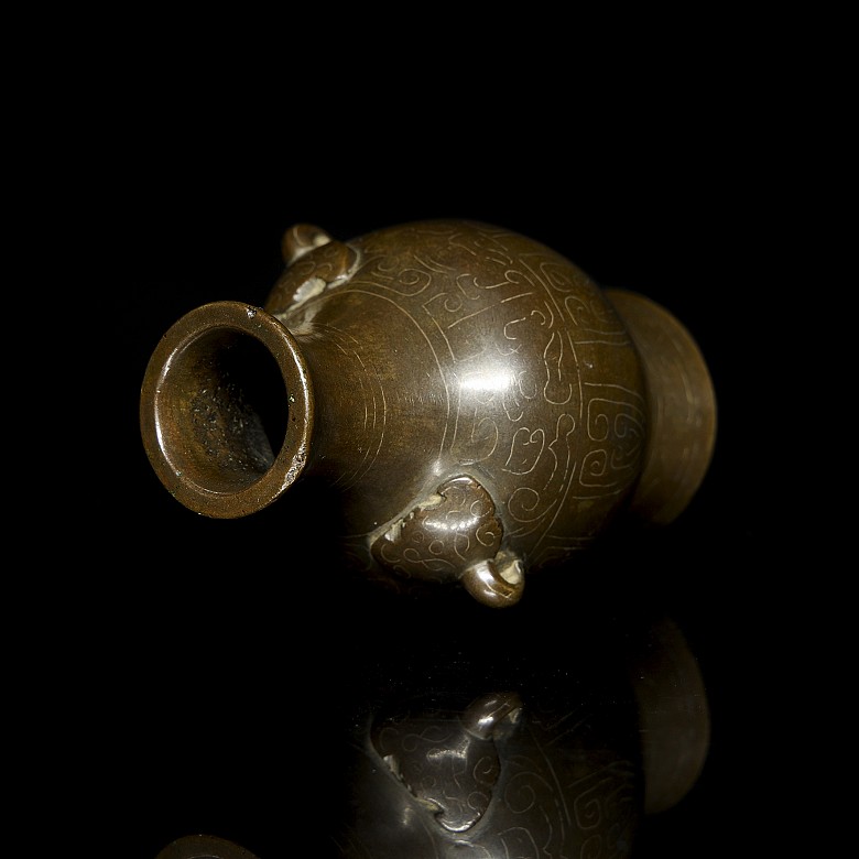 Pequeño jarrón de bronce, dinastía Qing