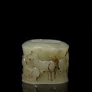 Jade ring with horses, Ming-Qing dynasty