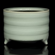 Longquan celadon tripod censer, Song dynasty or later