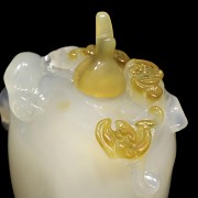 Agate snuff bottle 'Longevity', Qing dynasty, Qianlong