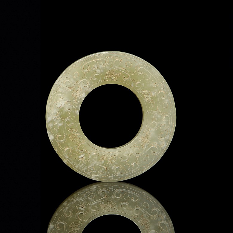 Carved and engraved jade ring, Eastern Zhou dynasty