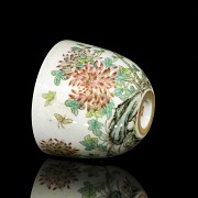 Tea bowl with chrysanthemums, 20th century