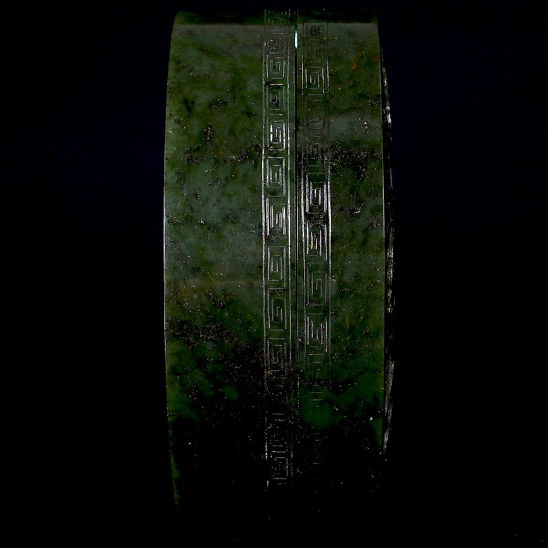 Spinach-green jade ‘Poem and Bats’ box, Qing dynasty