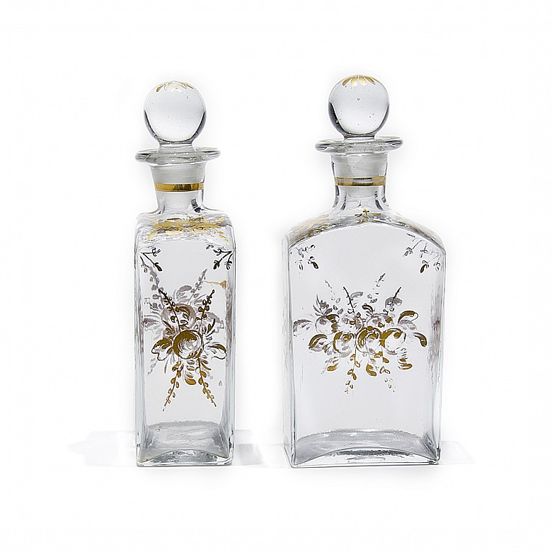 Two glass bottles with lid. 19th century