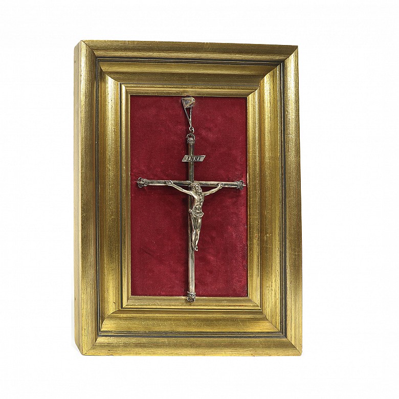 Cristo crucificado de plata española punzonada, med.s.XX