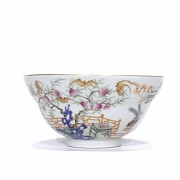 Enameled bowl with treasures, peaches and bats, with Daoguang seal.