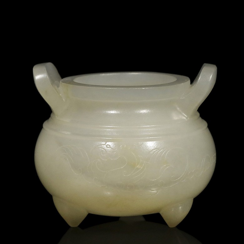 White jade censer, Qing dynasty, 19th century