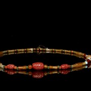 Agate and liuli necklace, Qing dynasty