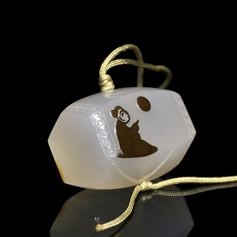 Drum-shaped onyx pendant, Qing dynasty, Qianlong