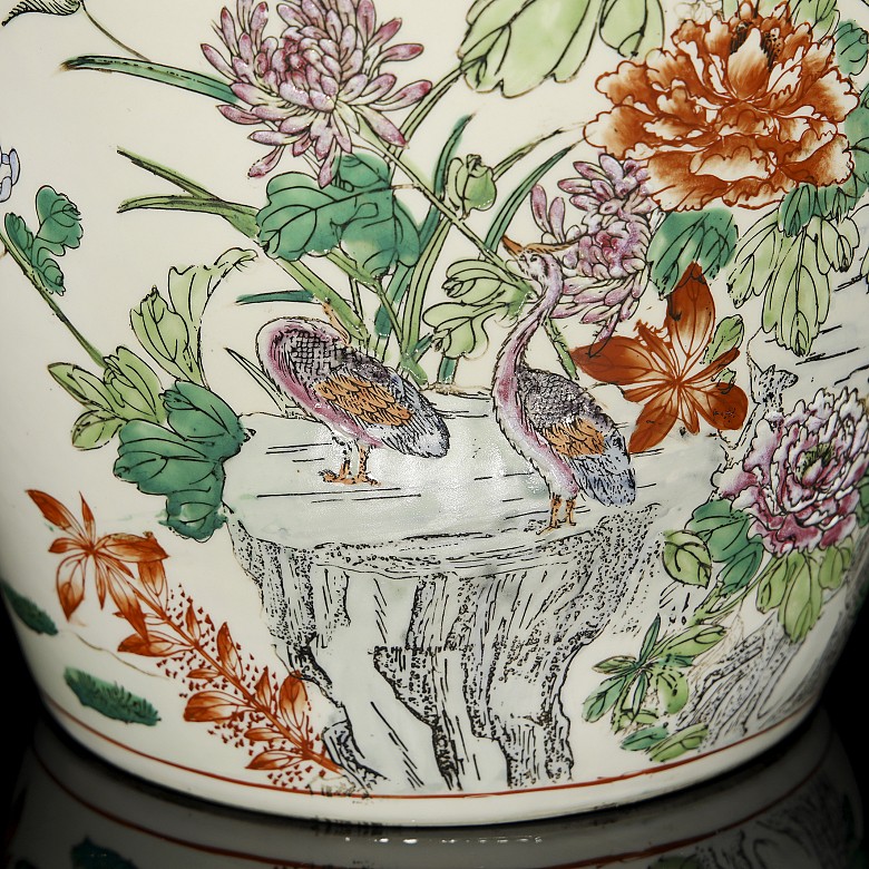 Pair of ‘Chrysanthemums and birds’ tibor, 20th century