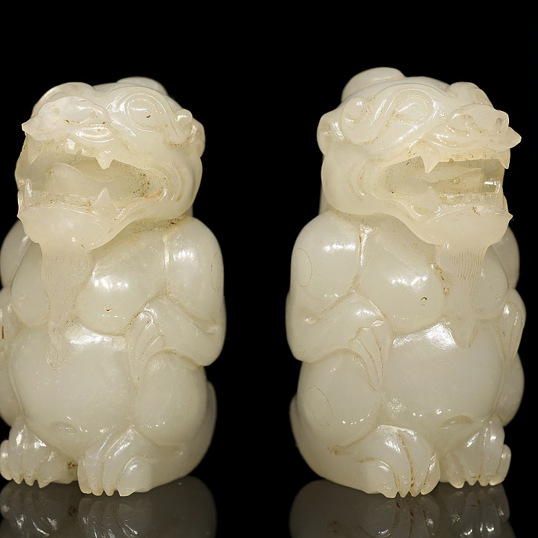 Pair of white jade bears, Eastern Han Dynasty