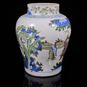 Wucai ware ‘Scene’ vase, Qing dynasty