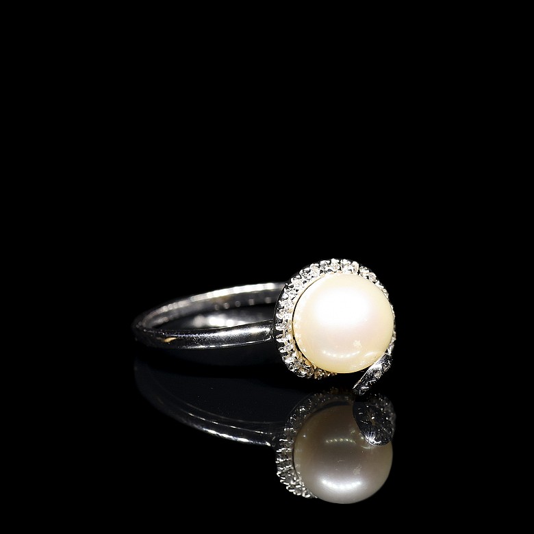 18kt white gold ring with pearl and diamonds - 3