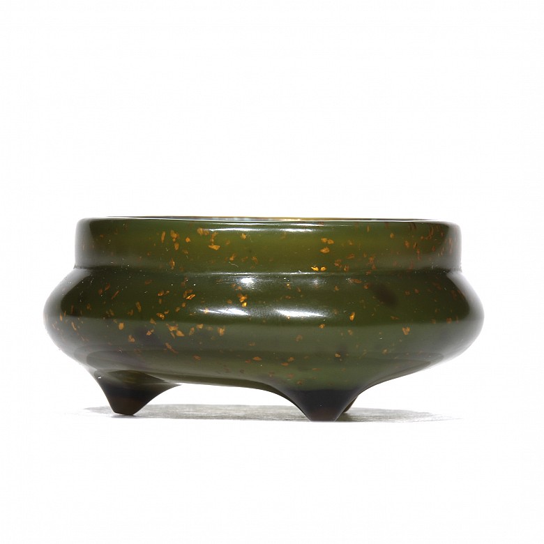 Glass censer with gold leaf, Qing dynasty.