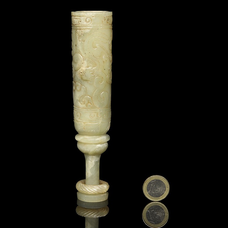 Carved jade ‘Mythical beast’ cup, Warring States period - 8