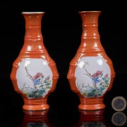 Pair of glazed vases with coral background and scenes, Minguo