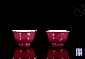 Pair of enamelled porcelain cups ‘Lotuses’, with Yongzheng mark